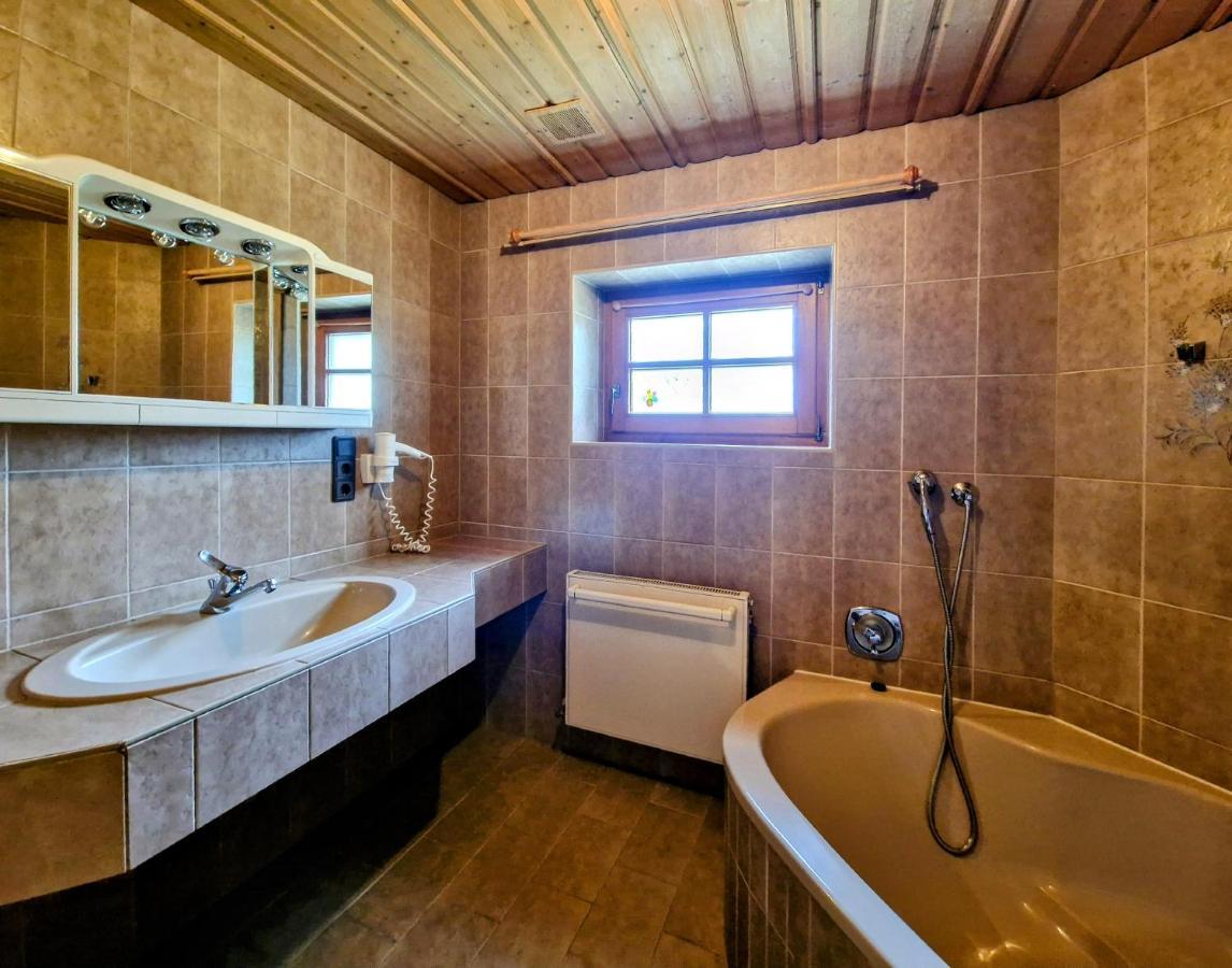 Ferienhaus Alpenschloessl 레르모스 외부 사진